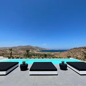 Black And White Ftelia - Mykonos Villa